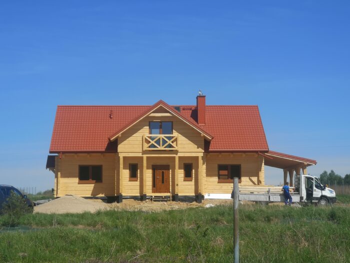 Budowa domów drewnianych z bali w Chmielowie